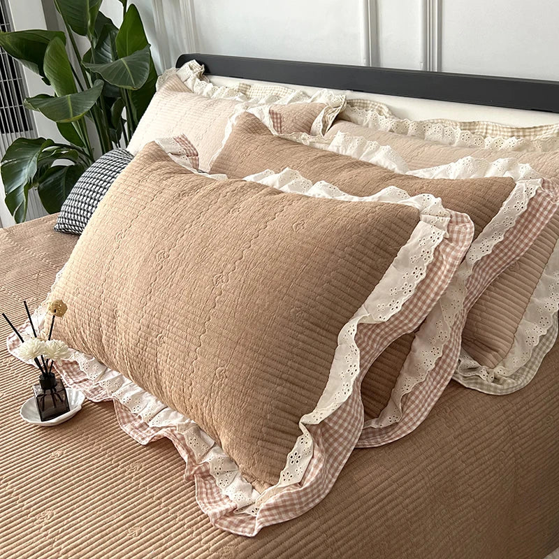 Decobites Lace Ruffles Quilted Bedspread Set with Pillowcases Queen Size