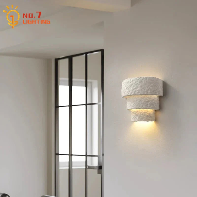ديكوربايتس™ باوهاوس مصباح حائط LED أبيض من الجبس لغرفة المعيشة وغرفة النوم - تصميم بسيط