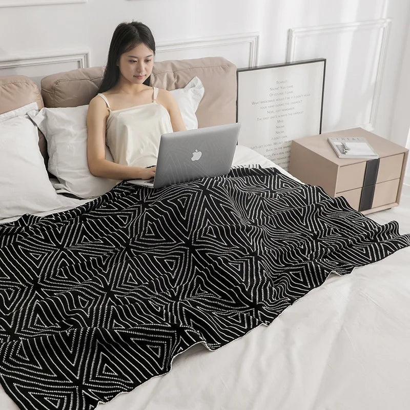 Geometric Knit Thin Blanket