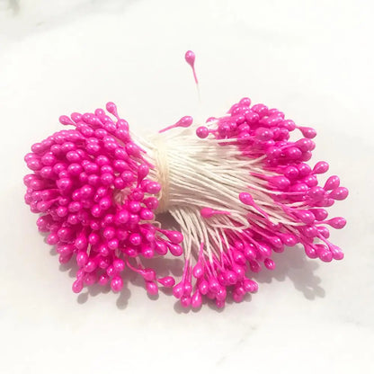 DecorBites™ Paquete de 200 piezas de bayas y estambres de flores de rosa roja mixtas para decoración DIY