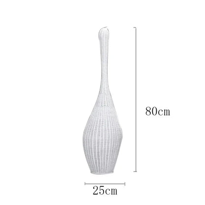 Lámpara de pie de bambú DecorBites™: Una lámpara de ratán única para la sala de estar, el dormitorio o la decoración de una casa de té.