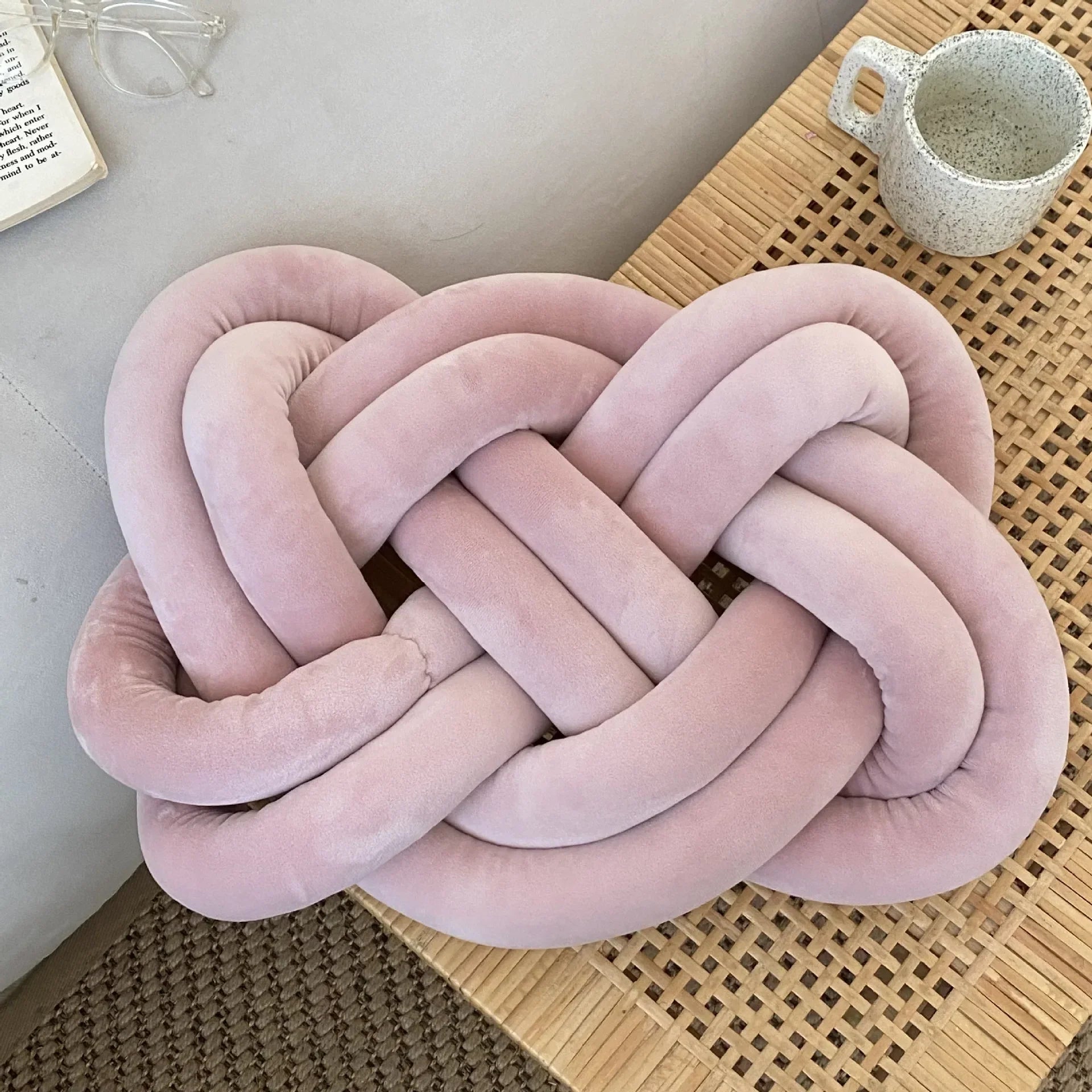 Knotted Ring Pillow Set