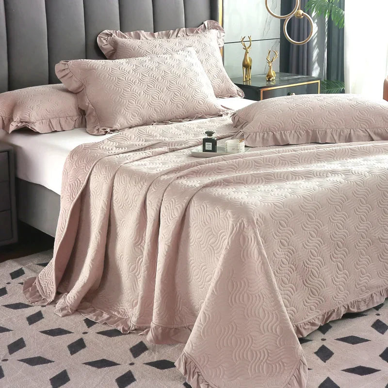 Decobites Silky Eucalyptus Fiber Quilted Bedspread for Cool Sleep