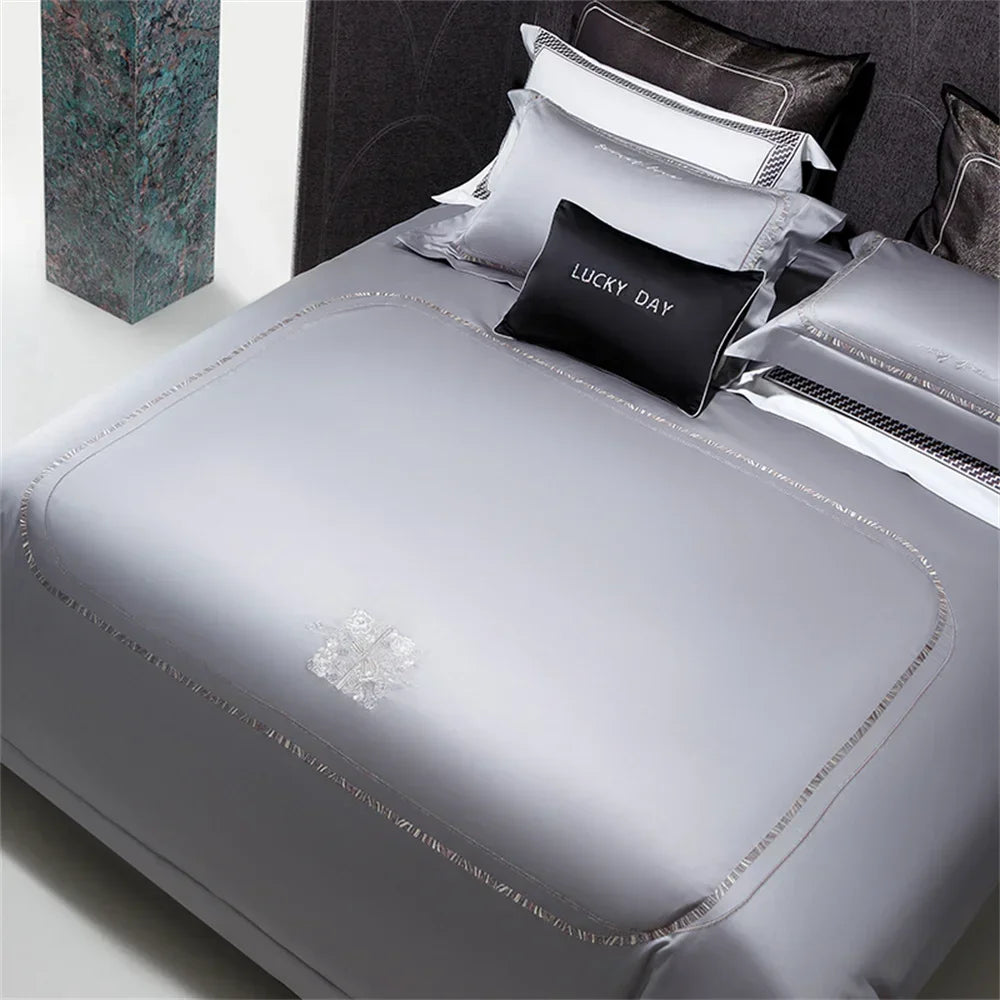 طقم أغطية سرير DecorBites™ من القطن والساتان والجاكار المطرز مع ملاءة مرنة وغطاء لحاف