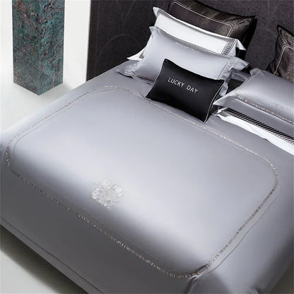 طقم أغطية سرير DecorBites™ من القطن والساتان والجاكار المطرز مع ملاءة مرنة وغطاء لحاف