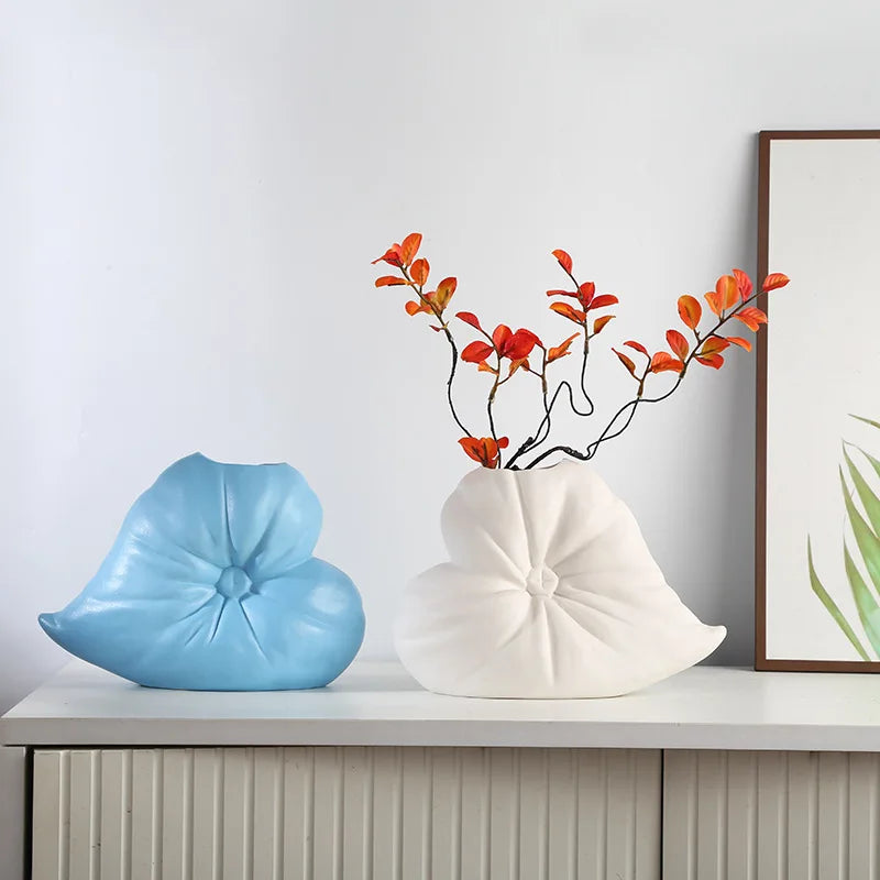 DecorBites™ Fluffy Heart Vase: Ceramic Handicraft Home Decor Accessory