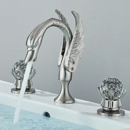 Grifo mezclador para lavabo DecorBites™ Gold Swan Crystal Handle para baño - Montaje sobre cubierta