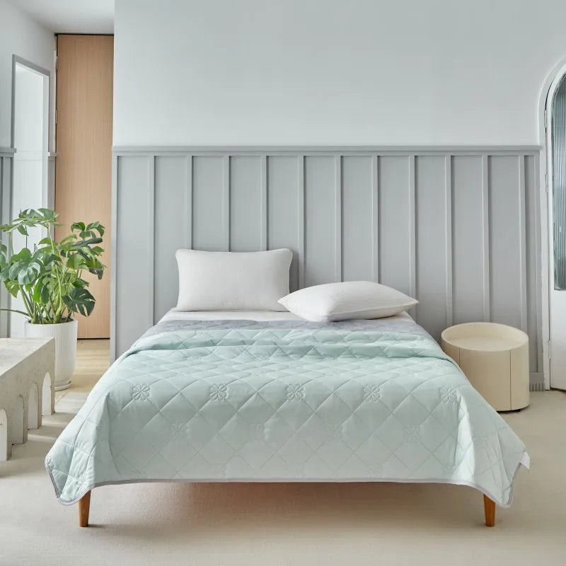 بطانية DecorBites™ Cool Summer: لحاف خفيف الوزن ناعم ومبرد بالثلج لمن يعانون من الحر أثناء النوم