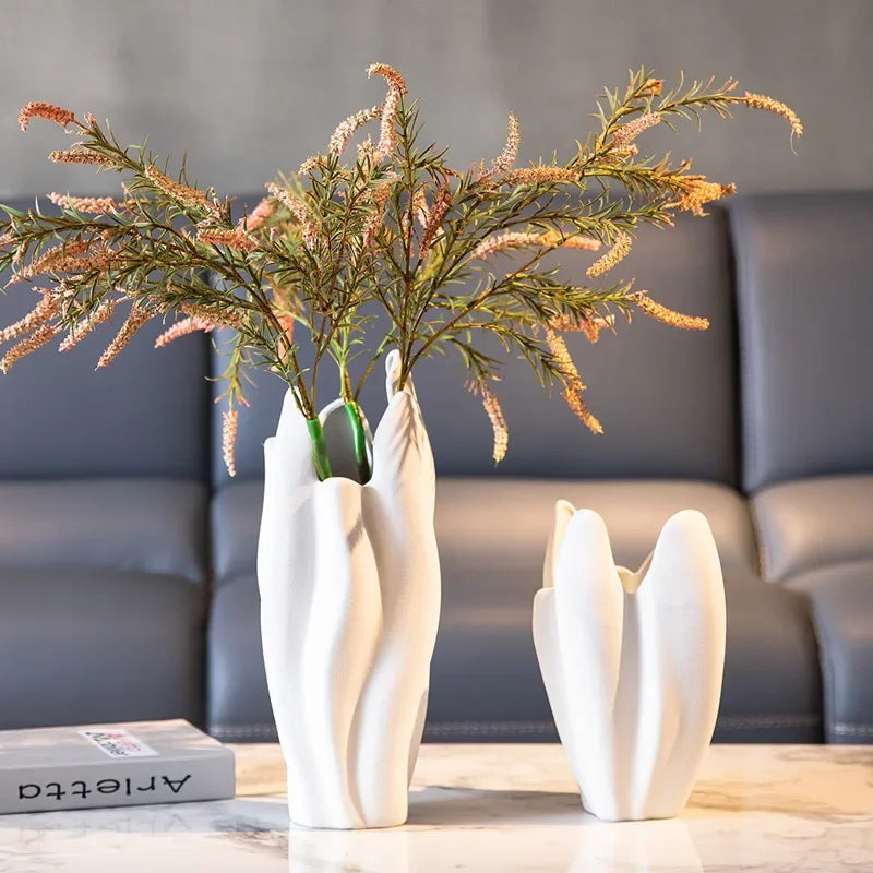 Jarrón de cerámica plisada irregular DecorBites™ para decoración del hogar y arreglos florales