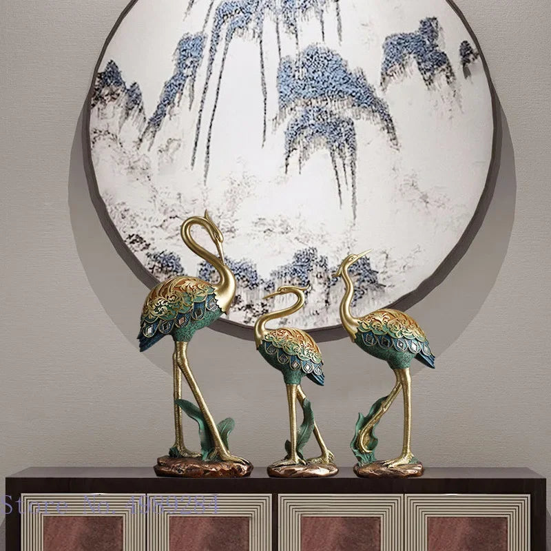 Escultura de grulla DecorBites™: Adorno de resina artesanal para la decoración del hogar.