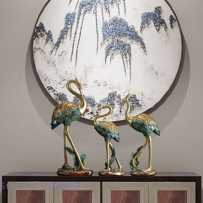 Escultura de grulla DecorBites™: Adorno de resina artesanal para la decoración del hogar.