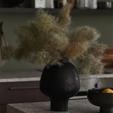 DecorBites™ Hammer Pattern Ceramic Vase for Desk Decoration and Flower Arrangement