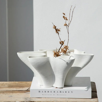 مزهرية خزفية هندسية قابلة للطي من DecorBites™: منحوتة يدوية تجريدية لتزيين المنزل