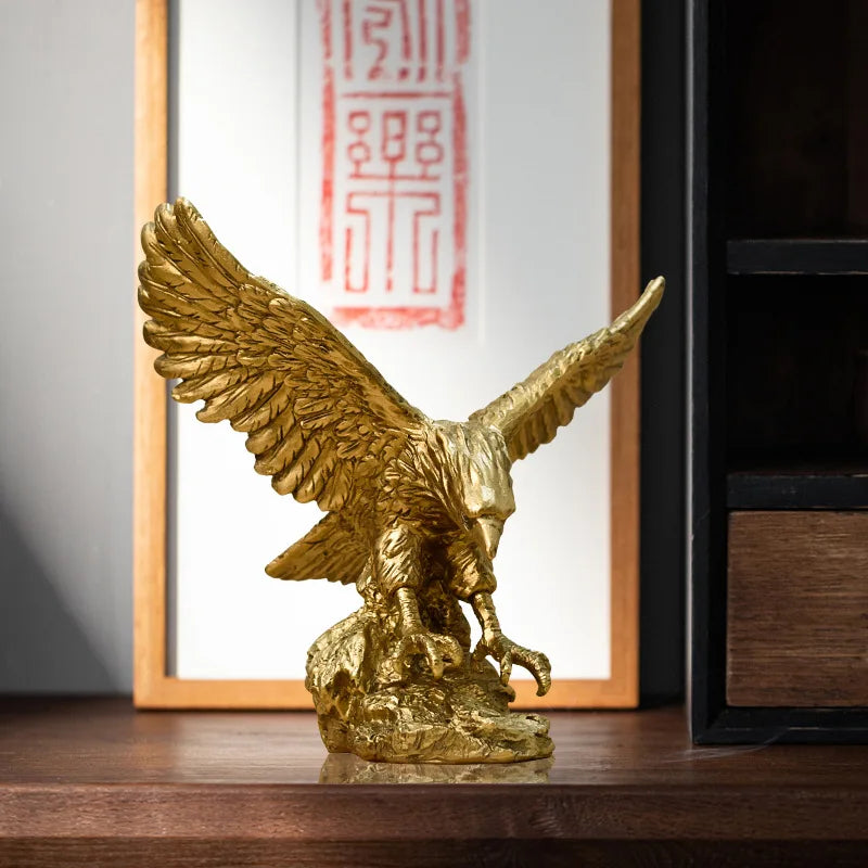Escultura de Resina Águila Real Dorada™ Decorbites Decoración para el Hogar Figura de Halcón