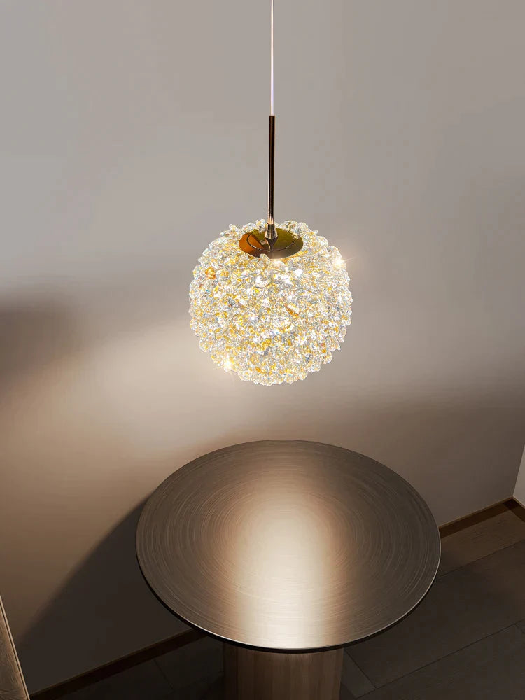 Lámpara colgante de bola de cristal DecorBites™: Iluminación de lujo cálida y romántica para la cabecera de la cama