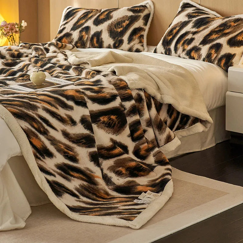 Manta de lujo DecorBites™ con estampado de leopardo y piel de conejo: ideal para la oficina y el sofá, suave al tacto y multifuncional.