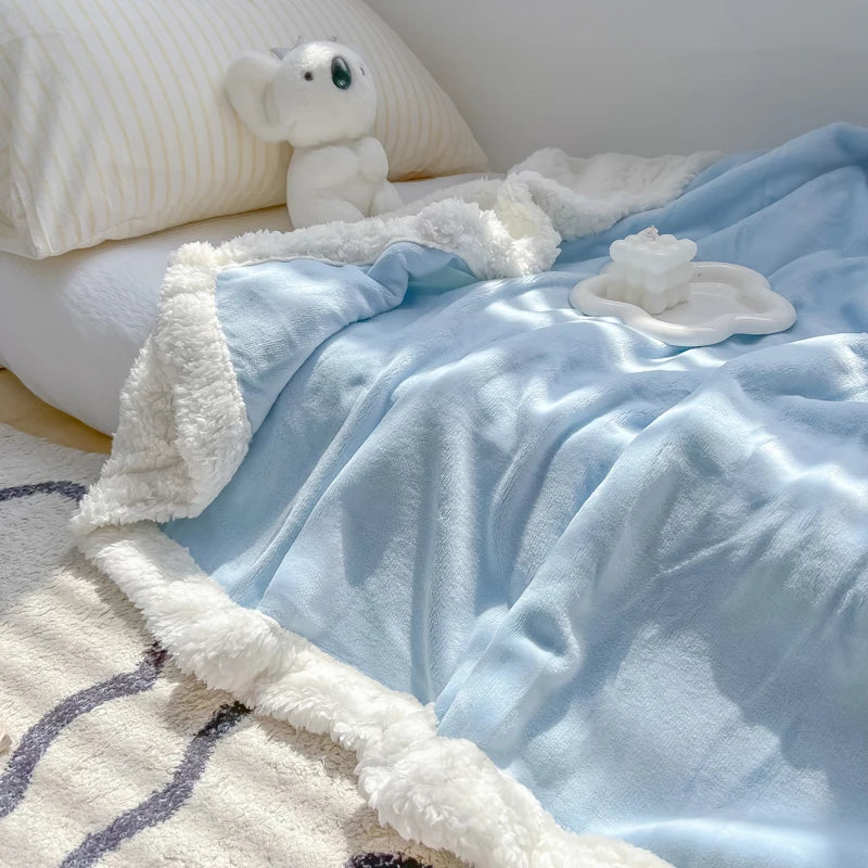 Decobites Plush Lamb Wool Bed Blanket, Soft Cozy Velvet, Warm Fluffy Flannel, 150x200cm, 200x230cm