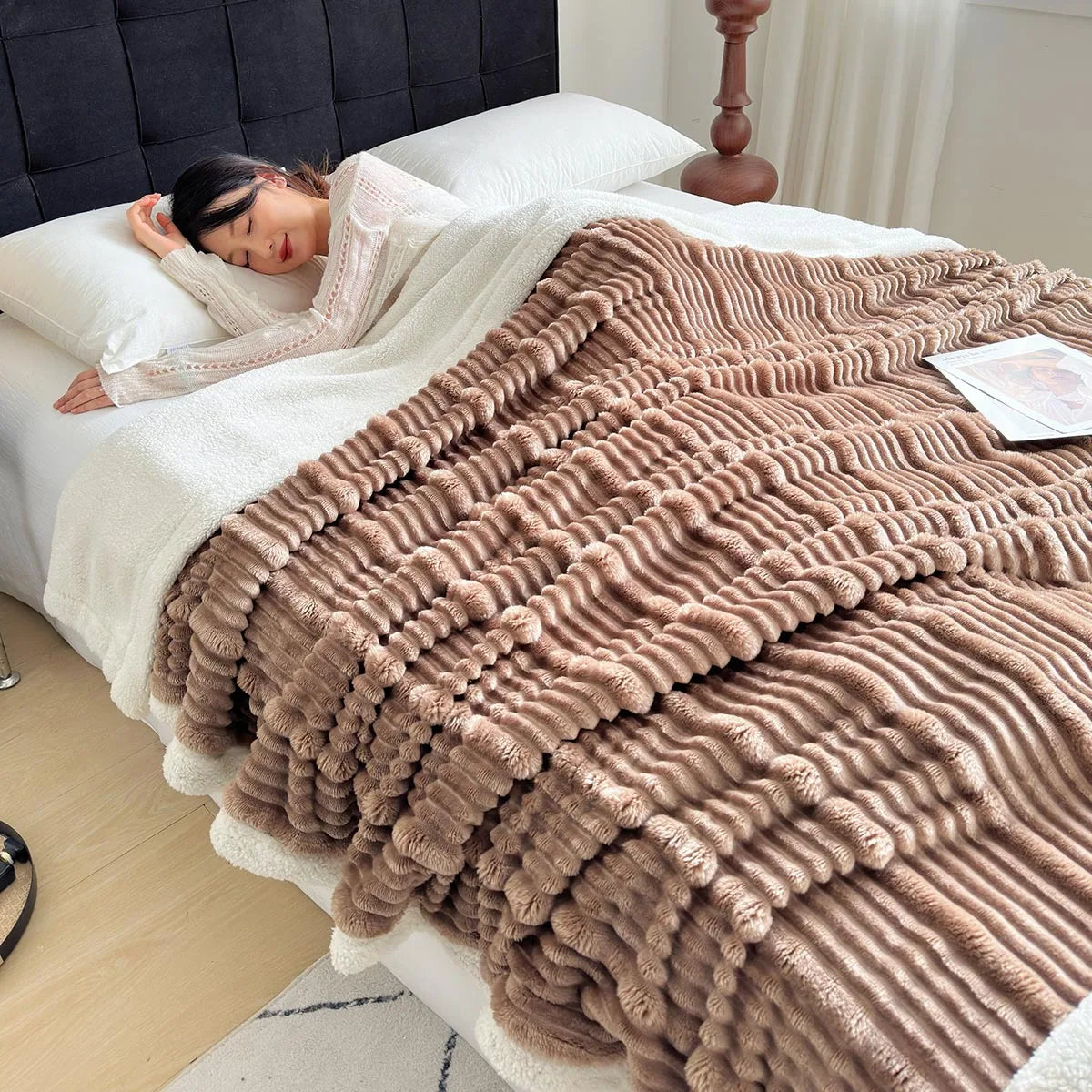 Manta de felpa de lana de cordero DecorBites™ para adultos: suave, gruesa, chal acanalado multiusos