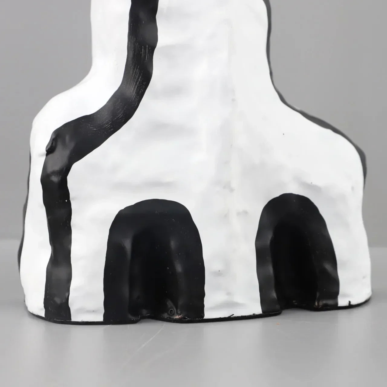 DecorBites™ Abstract Geometric Eye Pattern Vase Resin Handicraft Room Decoration