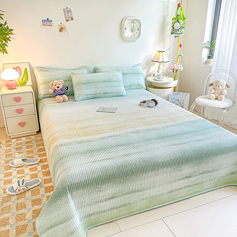 DecorBites™ Dreamy Gradient Single Bedspread: Anti-Slip, Thick Quilted Mattress with Four Season Versatility