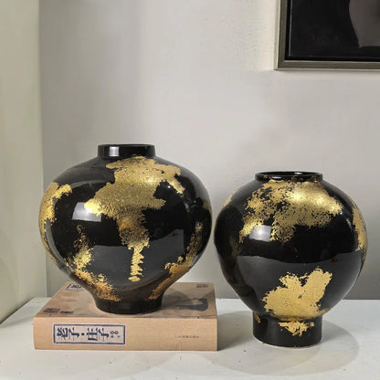 مزهرية خزفية من ديكوربايتس™ بنقشة ورق ذهبي - أصيص زهور مصنوع يدويًا لتزيين المنزل