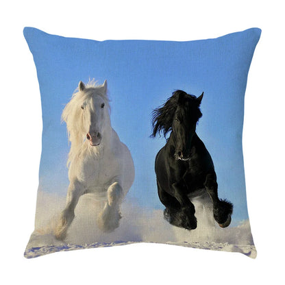 Funda de almohada DecorBites™ con estampado de caballo al galope: Funda de cojín de lino con estampado de caballo salvaje para decoración del hogar.