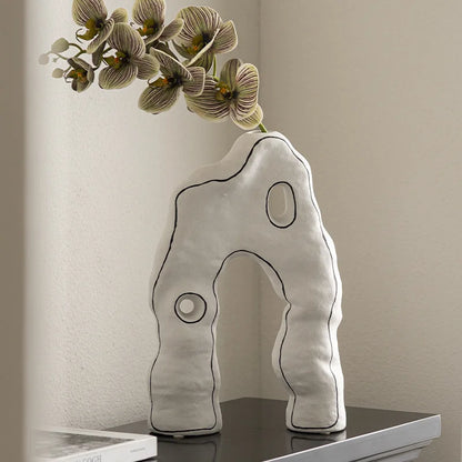 مزهرية سيراميك هندسية من DecorBites™ - زخارف تجريدية، ديكور منزلي