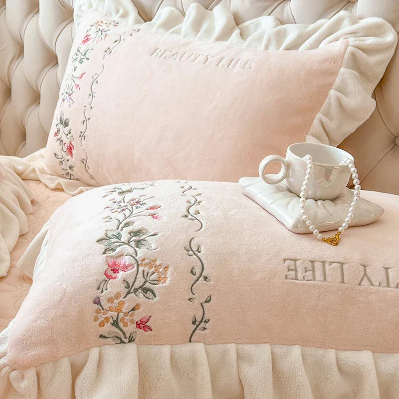 Decobites Pink Flowers Embroidery Princess Bedding Set - Velvet Material