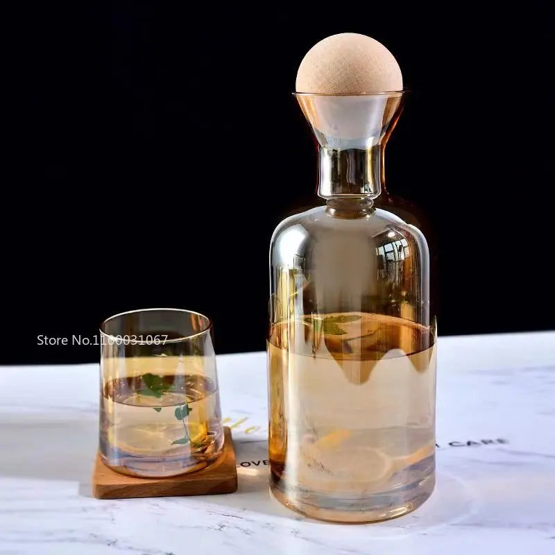 إبريق ماء زجاجي رمادي كهرماني من ديكوربايتس™ بمقبض، وإبريق شاي مقاوم للحرارة وإبريق عصير