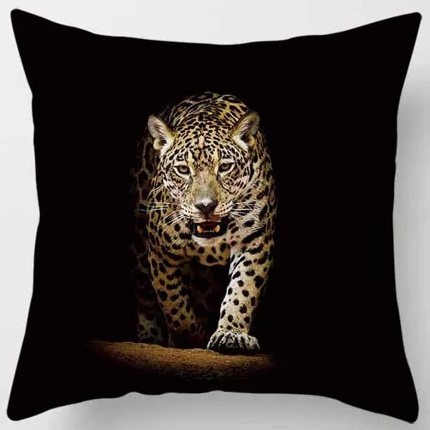 Funda de almohada DecorBites™ con diseño de tigre y león del mundo animal para una decoración adorable en el sofá o la sala de estar.