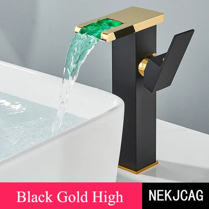 Grifo de lavabo DecorBites™ con luz LED tipo cascada: Grifo mezclador negro con luz, para fregadero de cocina de montaje sobre encimera