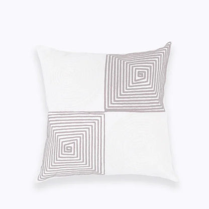 غطاء وسادة قطني مطرز بنقشة أوراق ماندالا زهرية زرقاء من DecorBites™ مقاس 45×45 سم