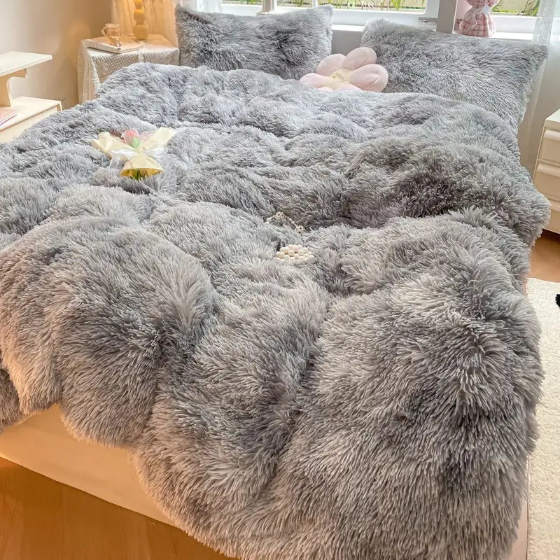 Decobites Shaggy Faux Rabbit Fur Bedding Set: Cozy Gradient Coral Fleece Quilt, Duvet Cover, Pillowcases