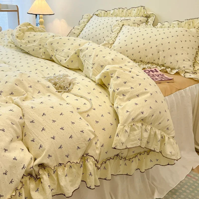 DecorBites™ Lace Bedding Set: Printed Design, Single Queen Size, Cozy Quilt Cover, Fitted Sheet, 2 Pillowcases