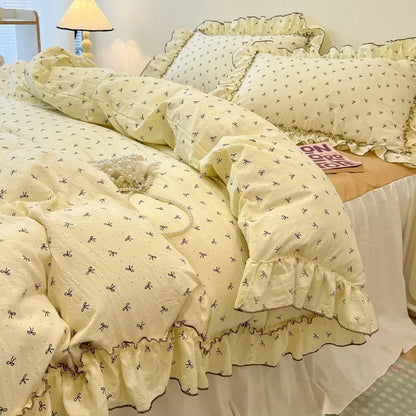 DecorBites™ Lace Bedding Set: Printed Design, Single Queen Size, Cozy Quilt Cover, Fitted Sheet, 2 Pillowcases