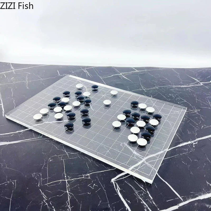 Juego de ajedrez geométrico DecorBites™: tablero y piezas minimalistas para partidas informales.