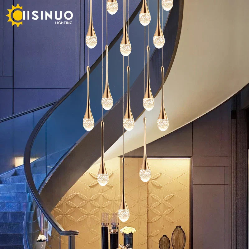 Lámpara de araña de cristal DecorBites™ para escaleras, ideal para una decoración de lujo en el hogar.