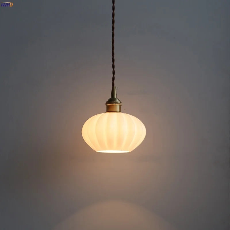 DecorBites™ مصباح LED معلق من النحاس والزجاج الأبيض لديكور غرفة المعيشة الحديثة