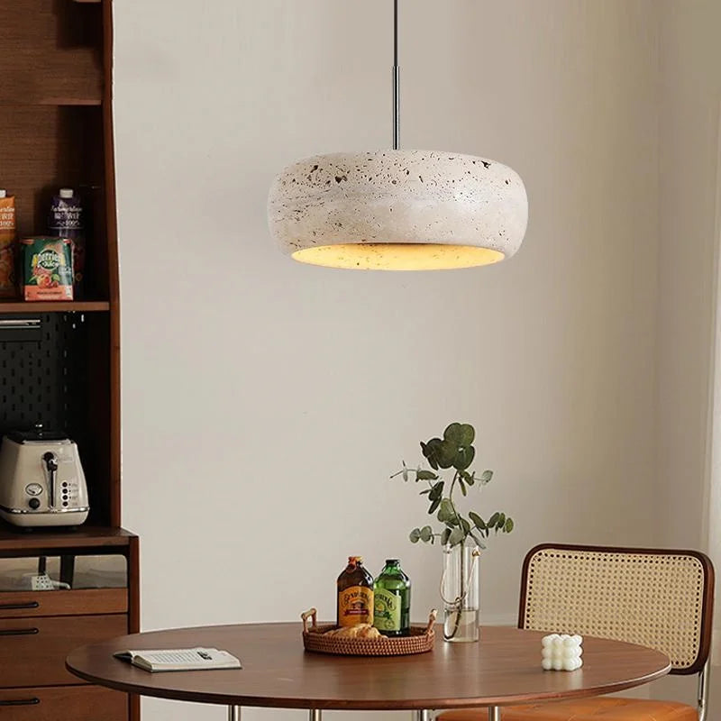 Decorbites™ LED-Hängeleuchte aus Schwarz-Eisen Wabi Sabi - Gelber Travertin