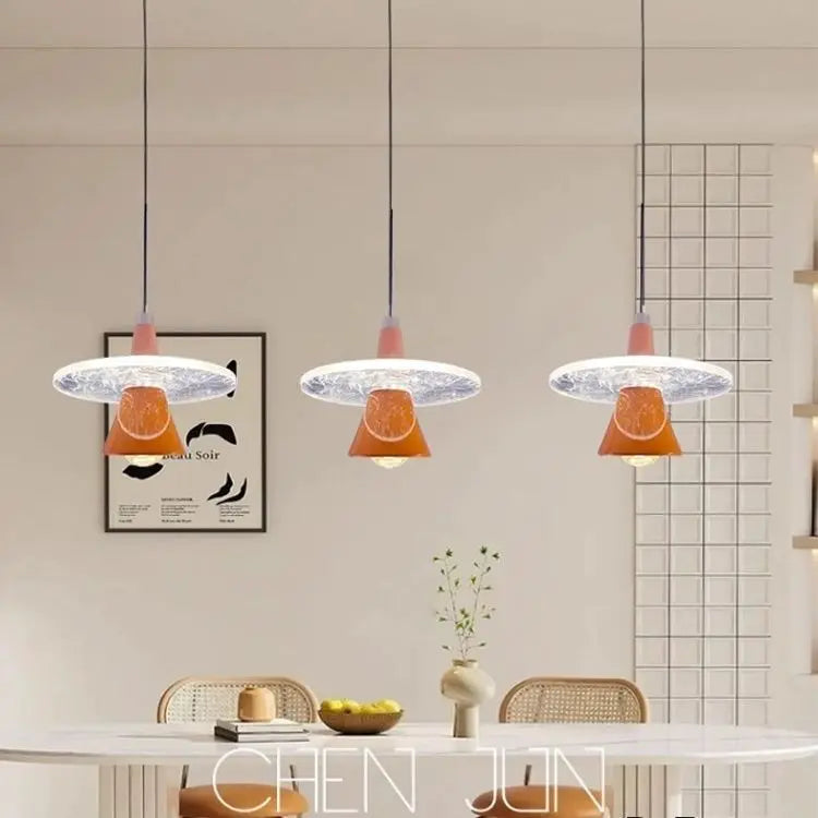 Lámpara de araña moderna DecorBites™ con forma de platillo volante LED para comedor o dormitorio - Diseño italiano de Frisbi