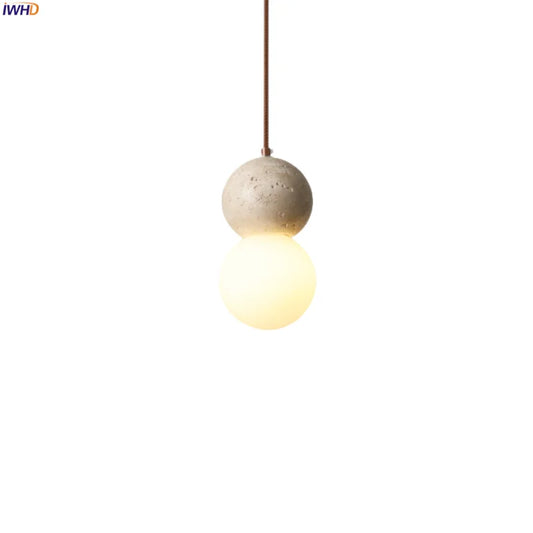 Lámpara colgante LED DecorBites™ con bola de cristal, estilo vintage, en travertino amarillo.
