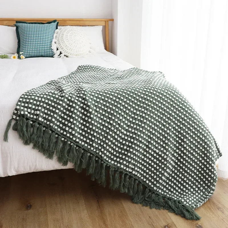 بطانية DecorBites™ محبوكة باللون الأبيض النوردي - غطاء ناعم ومريح للأريكة والسرير، مناسب لديكور المنزل والسفر