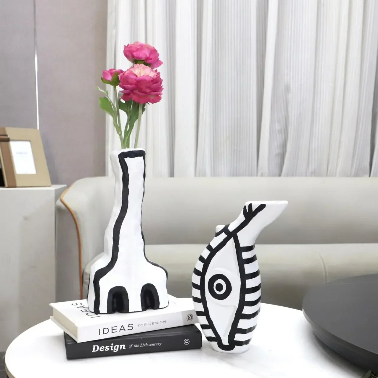 DecorBites™ Abstract Geometric Eye Pattern Vase Resin Handicraft Room Decoration