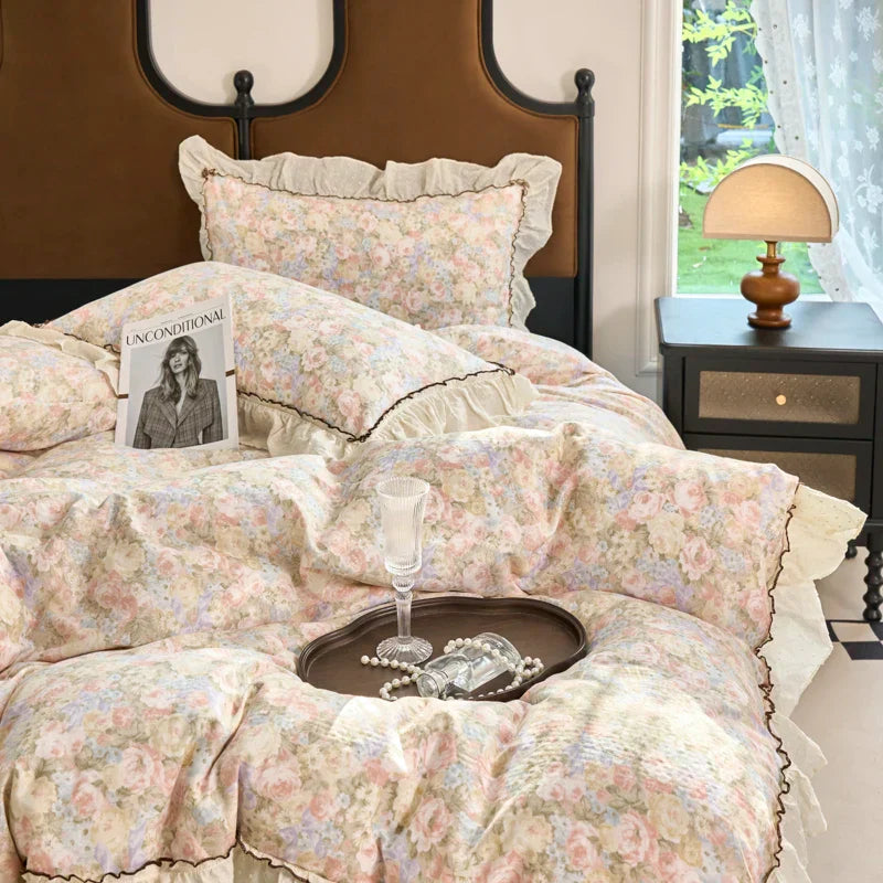 Decobites Vintage French Floral Lace Ruffles Bedding Set - 4Pcs