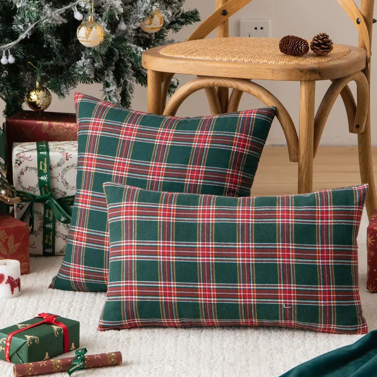 DecorBites™ Christmas Plaid Cushion Cover, Classic Green Red Throw Pillow for Home Decor