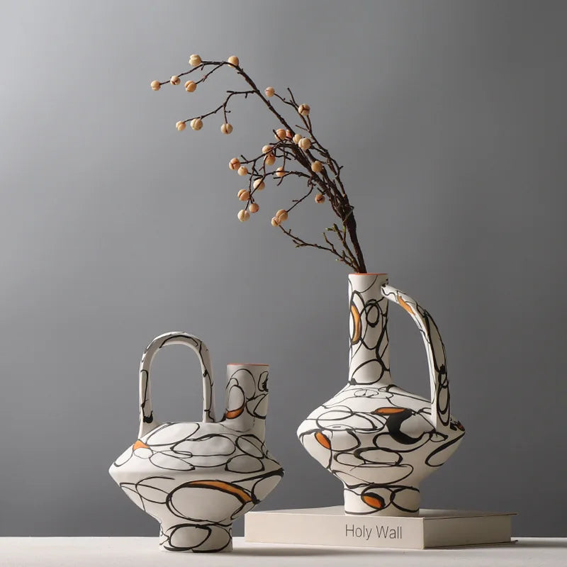 Jarrón de cerámica DecorBites™ con diseño geométrico de grafiti y asas para decoración del hogar y arreglos florales.