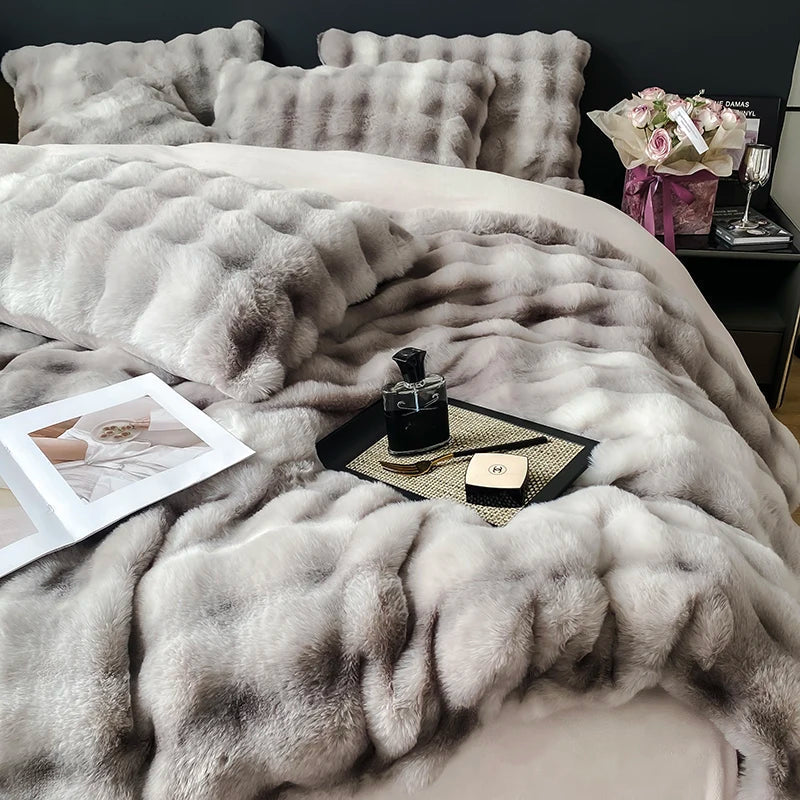 DecorBites™ Gradient Faux Rabbit Fur Bedding Set - Warm Luxury Plush Duvet Cover & Quilt Sets
