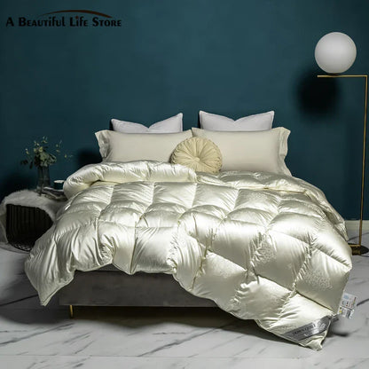 Decobites Luxe Goose/Duck Down Quilt: Fluffy Cozy Warmth, Queen King Size