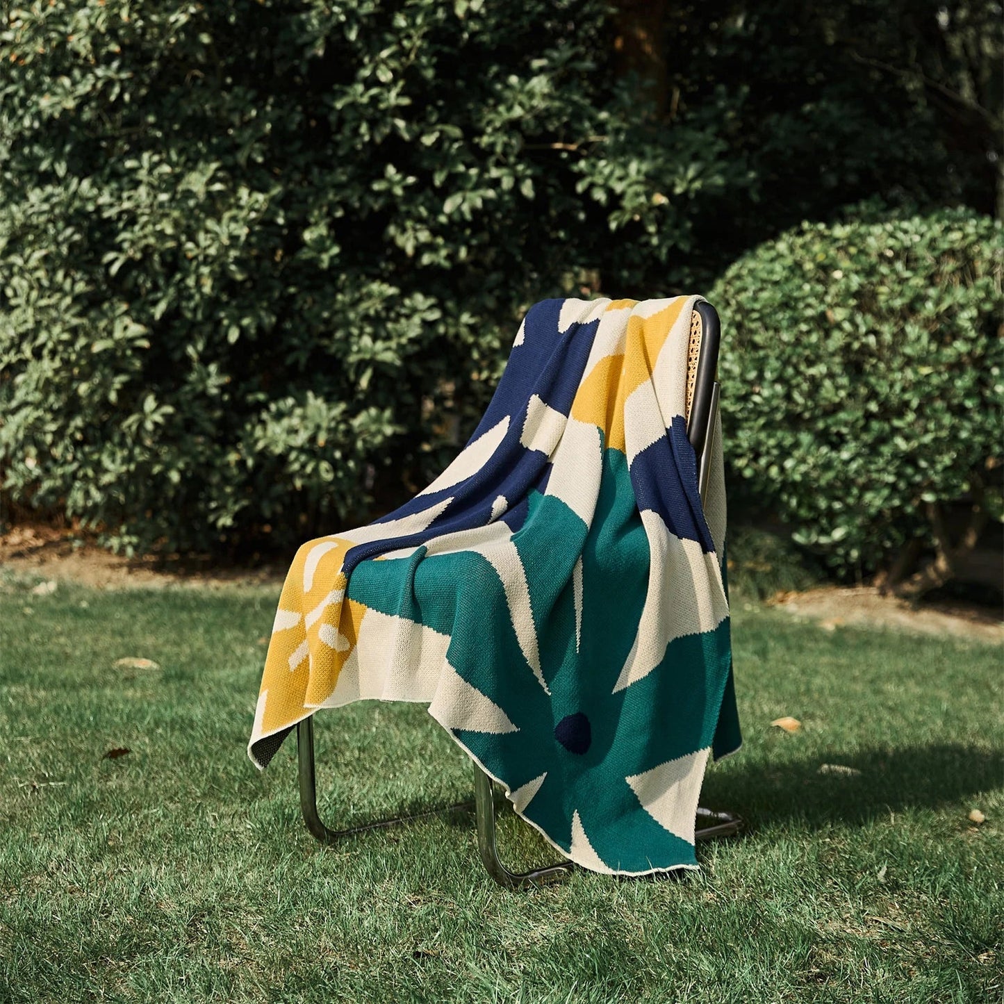 DecorBites™ Leaf Jacquard Knitted Blanket - Soft Cotton Fluffy Blanket for Living Room, Sofa, Bed