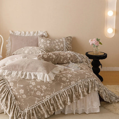 Decobites Vintage Flowers Ruffles Bedding Set in White Lace Design